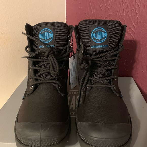 Women’s size 5.5 Palladium Pampa Sport Cuff NWT - Picture 2 of 4